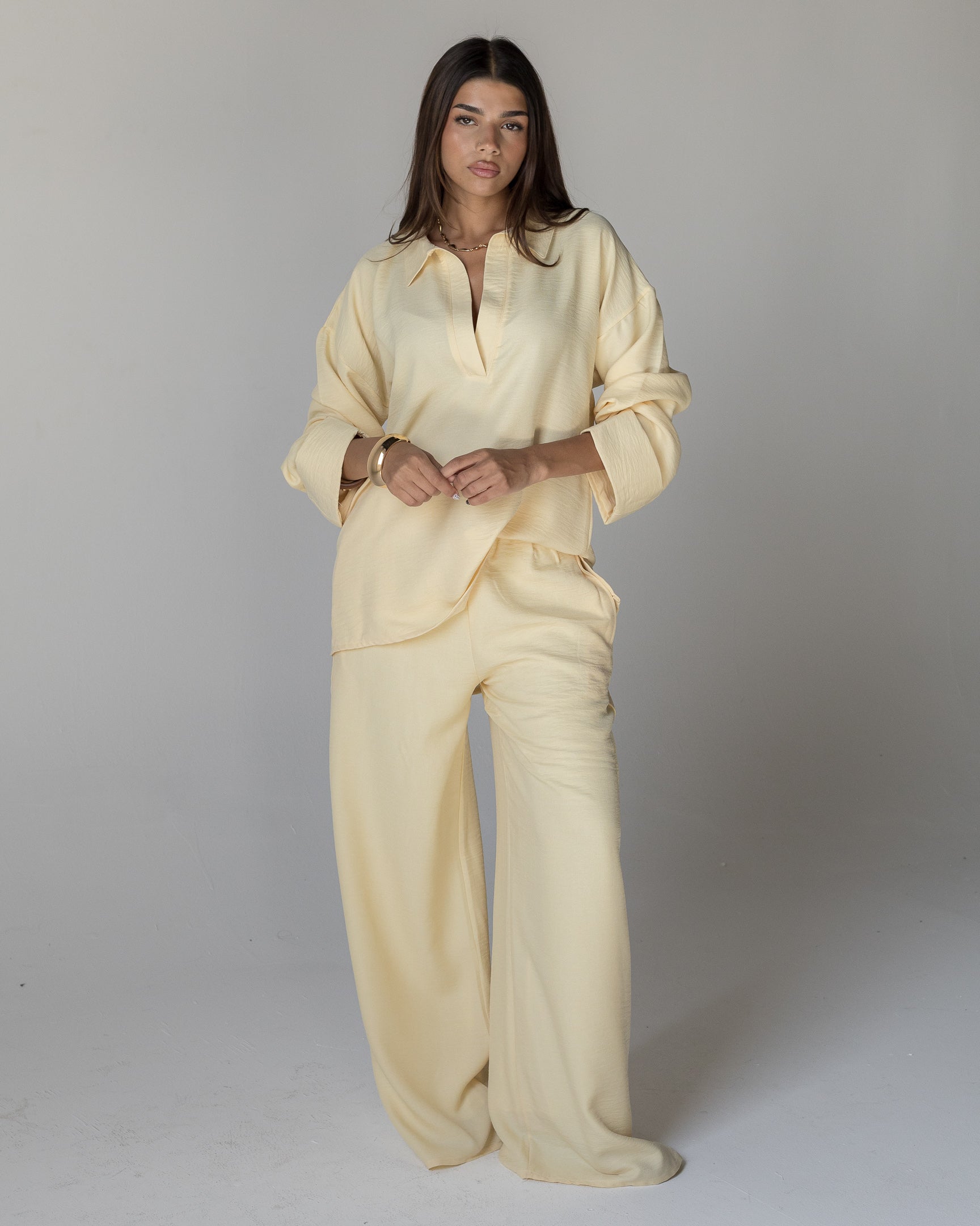 THE Butter-Yellow Linen Set